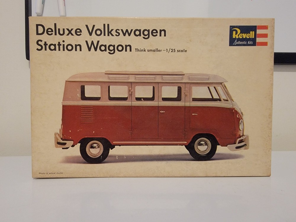 * Vintage* 1:25 Revell Deluxe Volkswagen Station Wagon (Empty) Model Box