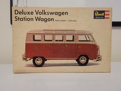 * Vintage* 1:25 Revell Deluxe Volkswagen Station Wagon (Empty) Model Box