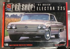 AMT ERTL 1962 ’62 BUICK ELECTRA 225 PRO SHOP 1:25 Model Kit 6116