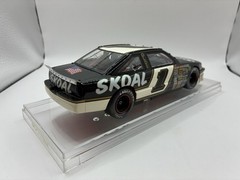 1/25 Custom NASCAR Model Rick Mast #1 Skoal Oldsmobile w/ Case