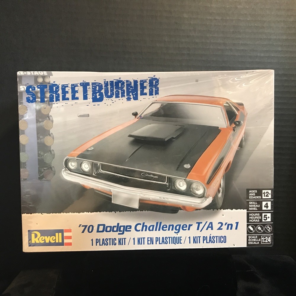 REVELL 85-2596 ‘70 DODGE CHALLENGER T/A 2’n1 MODEL KIT-NIB-1/24 SCALE