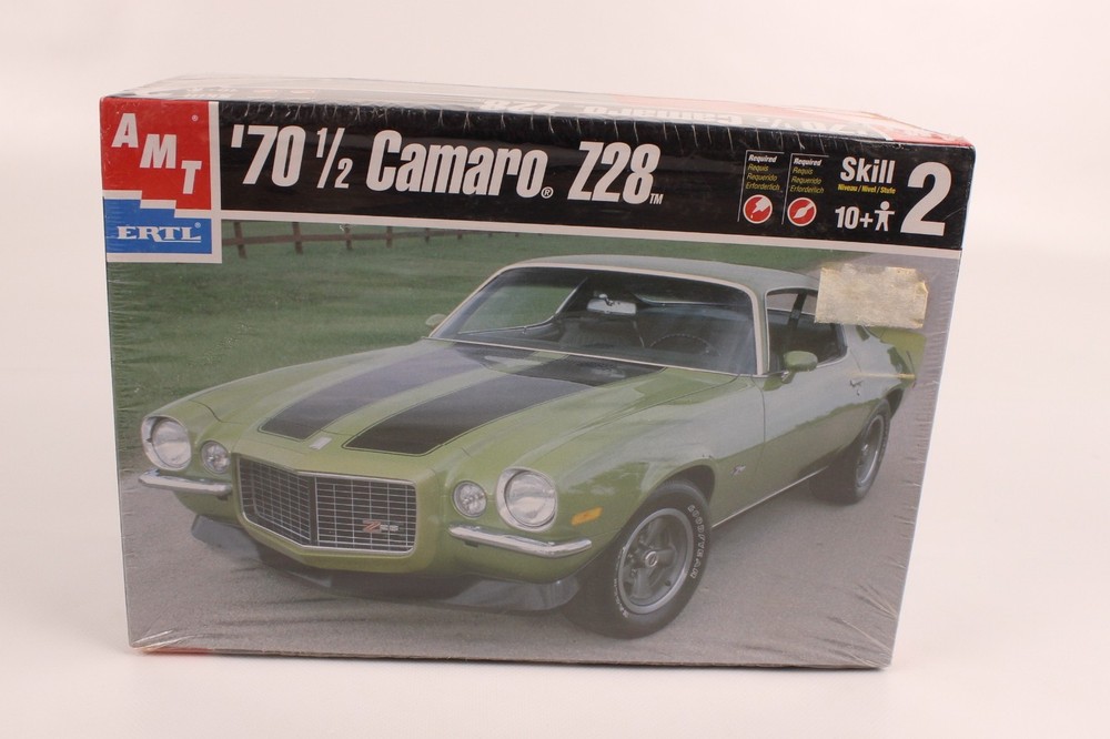 AMT/ERTL Model ’70 1/2 CAMARO Z28 Kit #30086 2001 Sealed