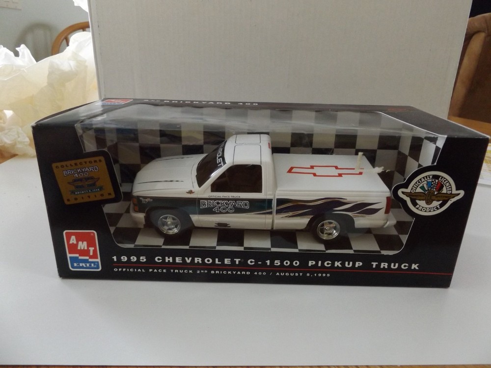 Promo Car 1995 Chevrolet C-1500 Brickyard 400, White 1/25 AMT-ERTL #6974
