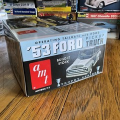 AMT 882 1953 Ford Pickup Truck 3n1 Trophy Series 1/25 Model Kit