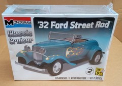 Monogram Classic Cruiser ’32 Ford Street Rod Factory Sealed Box 1:25 Kit 0882