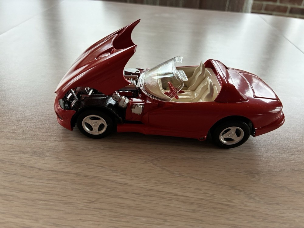 AMT ERTL Dodge Viper RT/10 Stock No. 6550 Model 1:25 – Built