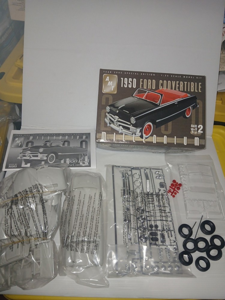 G2D NIOB complete AMT 1950 Ford Convertible 1/25 Special Edition Car Model KIT