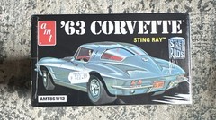 AMT ’63 Corvette Sting Ray 1/25 Unassembled Model Kit Street Rods AMT861/12