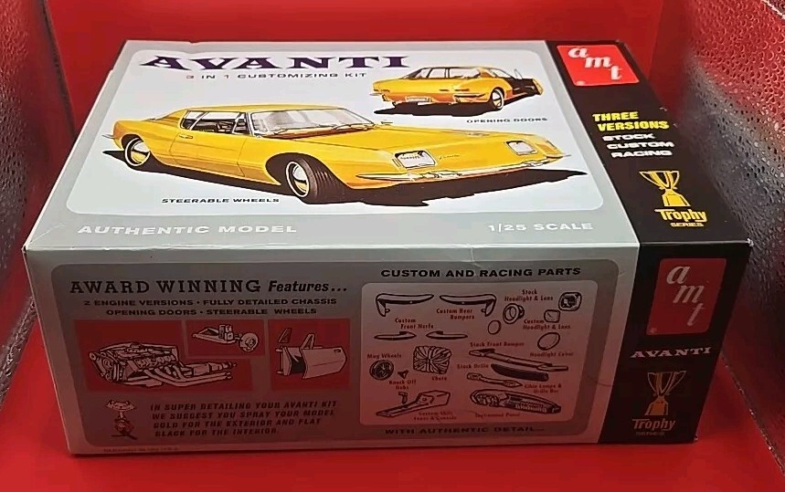 AMT Avanti 3 In 1 Special 50th Anniversary Edition 780/12 New 1/25 Trophy Series