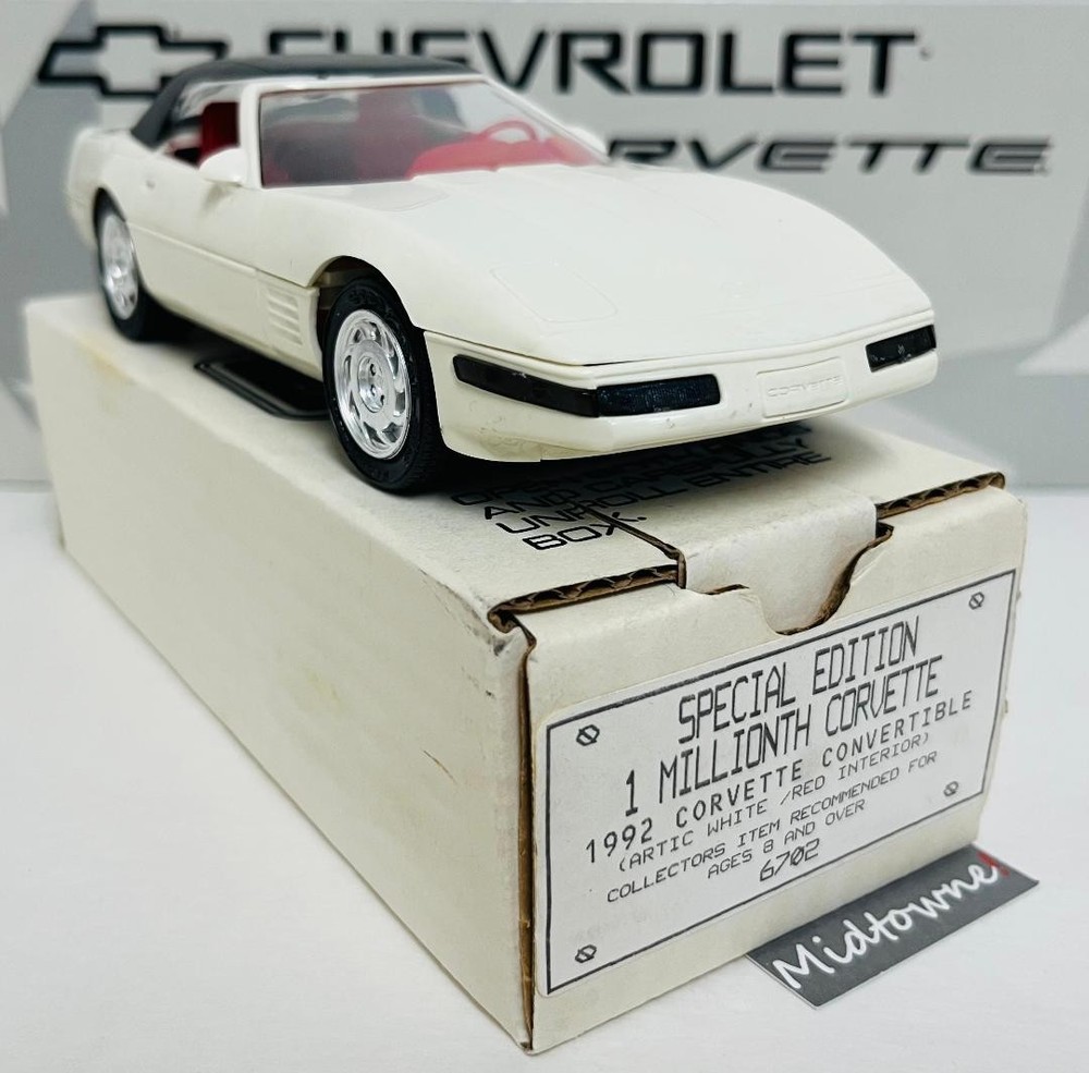 Brand New 1992 Corvette 1 Million Edition Top Up 1:25 Scale Promo Model White
