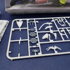 Heller Honda RC211V 1/24 Model Kit 80923 Started For Parts Or Build