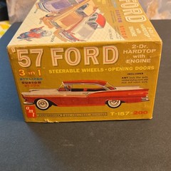 AMT 57 Ford 2-Dr Hardtop w/ Engine 1:25 Plastic Model Kit T-157-200