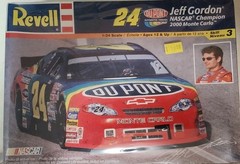 Revell NASCAR 1:24 Jeff Gordon 2000 Monte Carlo Model Kit (New in Sealed Box)