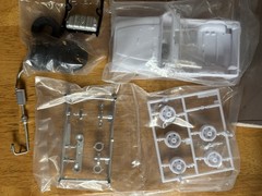 Revell 1:25 Jeep Wrangler Rubicon Kit #85-4501 Open Box Read Description