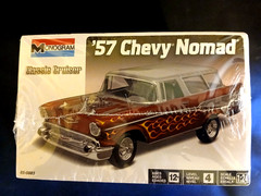 Model Kit 1957 Chevrolet Nomad Monogram Classic Cruiser 1:24 Skill Level 4