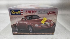 Revell 85-7691 CHEVY SSR Truck 1/25 REVELL 2003 Model Kit Sealed