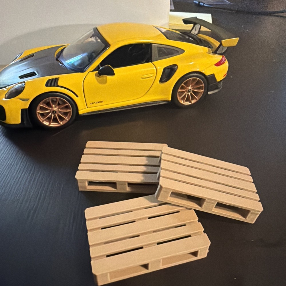 1/24 Scale “Wood” Shipping Pallets – For model truck/car Set Of 3
