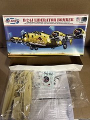 B-24J Liberator Bomber Model Kit NEW OPEN BOX
