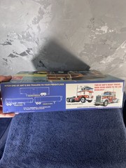 AMT 620 White Freightliner Dual Drive Tractor Truck 1:25 Model Kit Retro DLX NOS