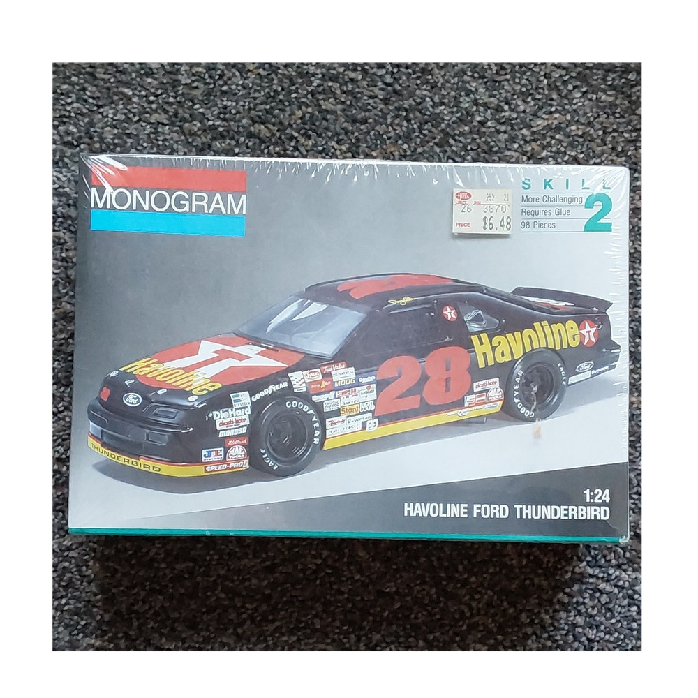 Monogram Havoline Ford Thunderbird NASCAR 1:24 Model Kit MPN 2430 Skill 2