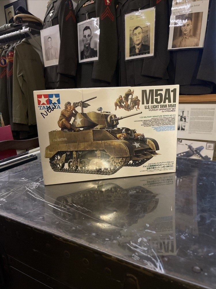 Tamiya 35313 1/35 US Light Tank M5A1 Plastic Model Kit