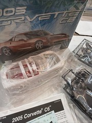 REVELL 2005 CORVETTE C6 HARDTOP FACTORY SEALED INSIDE KIT! CIRCA 2005! VMCP!