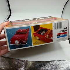 AMT/ERTL Chevrolet C-1500 Sportside model kit. 1/25 vintage