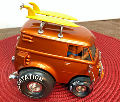 REVELL 1/25 DEAL’S WHEELS HIPPY VAN BUILT ART STUDIO DISPLAY MODEL & BONUS WOW!