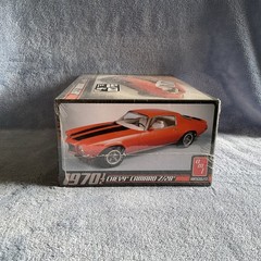 AMT 1970 1/2 Chevy Chevrolet Camaro Z28 1:25 Scale Plastic Model Car Kit 635