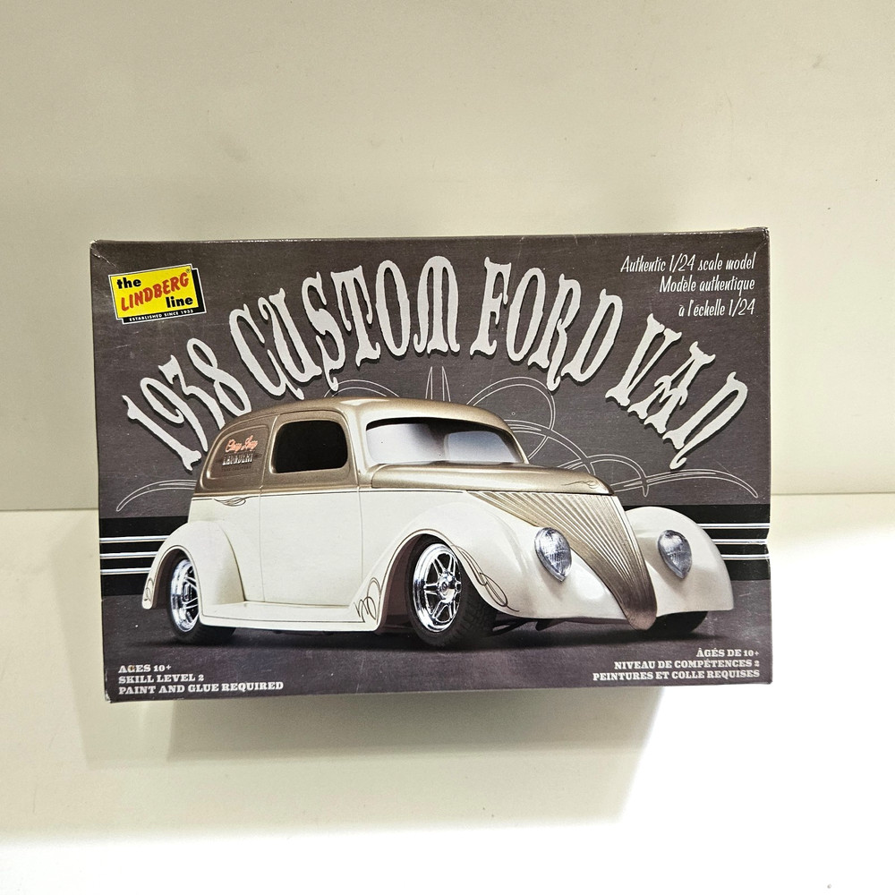 1/24 LINDBERG 1938 CUSTOM FORD VAN #HL114/12 NEW ROUND 2 MODEL KIT