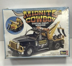 Vintage 1978 Revell Midnite Cowboy Custom Chevy Wrecker 125 Model Kit H-1383 NEW