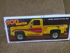 MPC 972 Sod Buster 1981 Chevy 4×4 Stepside Pickup Truck 1/25 KIT FS