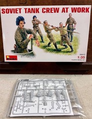 1/35 MiniArt Soviet Tank Crew at Work Kit no. 35017