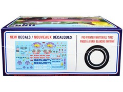 Skill 2 Model Kit 1976 Chevrolet Caprice with Trailer 3-in-1 Kit 1/25 Scale Mode