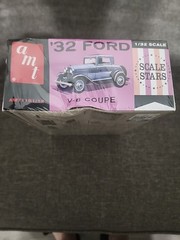 AMT Scale Stars 1932 Ford V-8 Coupe 1/32 Scale Model Kit