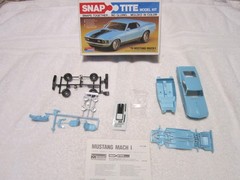MONOGRAM SNAP TITE 70 FORD MUSTANG MACH I MODEL KIT 1/32