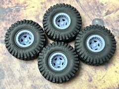 1/24 Scale: 15-Inch “Aftershock” Wheels W/ Huge 35-inch Mud Tires. Resin