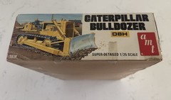 amt CATERPILLAR BULLDOZER D8H 1/25 Model T818 Vintage Open Box Read Description