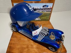 LA Dodgers Pro Built Bullpen Hot Rod Show Car 1/24 scale MLB Model CustomDisplay