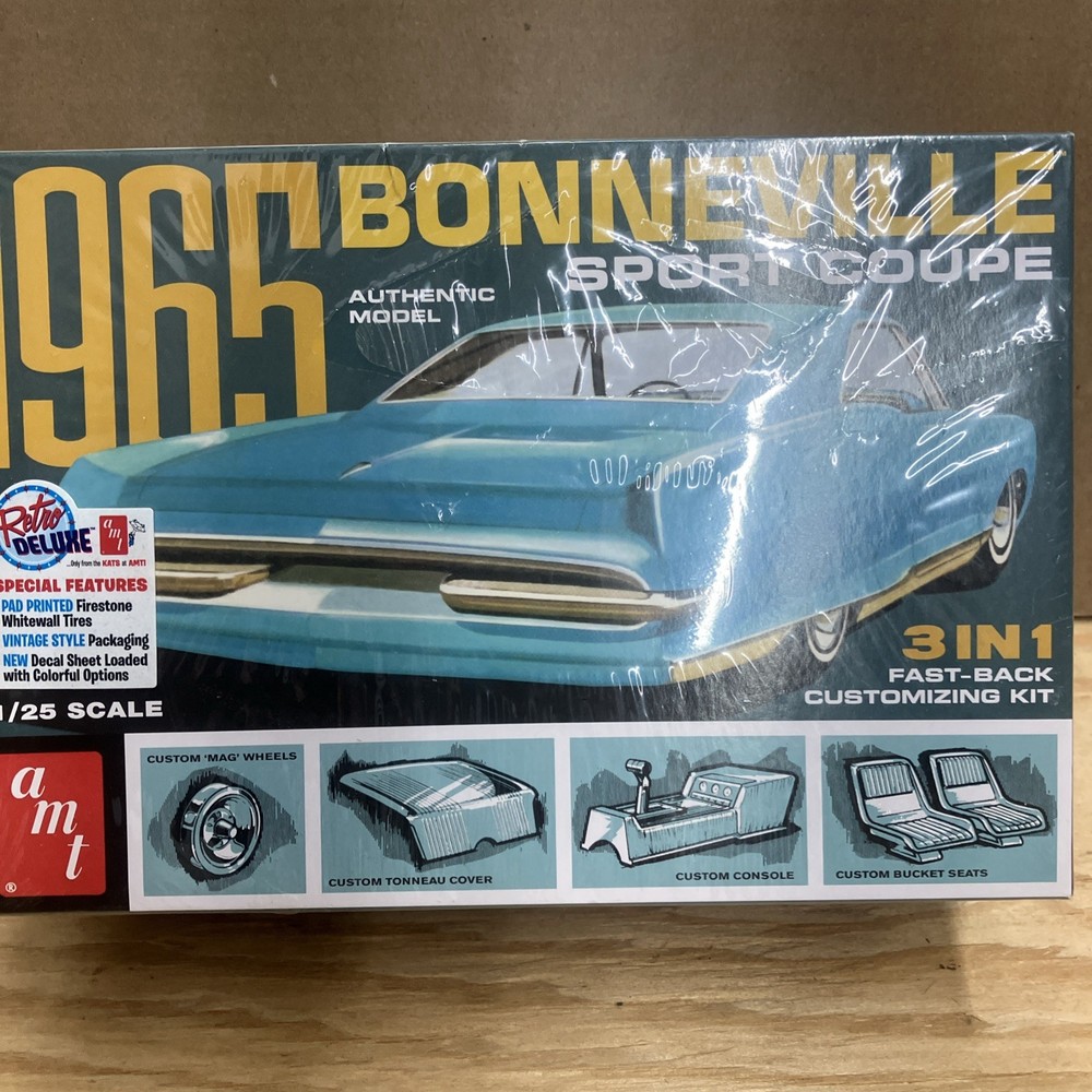 AMT 1965 Bonneville Sport Coupe 1/25 Scale 3 In 1 Model Kit Sealed AMT1260/12