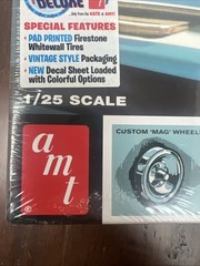 AMT 1965 Bonneville Sport Coupe. 1/25 #AMT1260/12. Customizable Model kit Sealed
