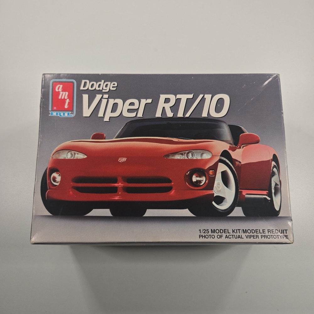 1992 Dodge VIPER RT10 Model Kit by AMT 1/25th Scale New
