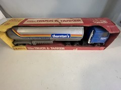 Ertl Thortons Semi Tanker Trailer 1:25 Scale