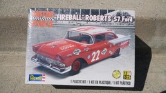 Revell Motor Sports Fireball Roberts ’57 Ford Stock 1:25 Model Kit 85-4024