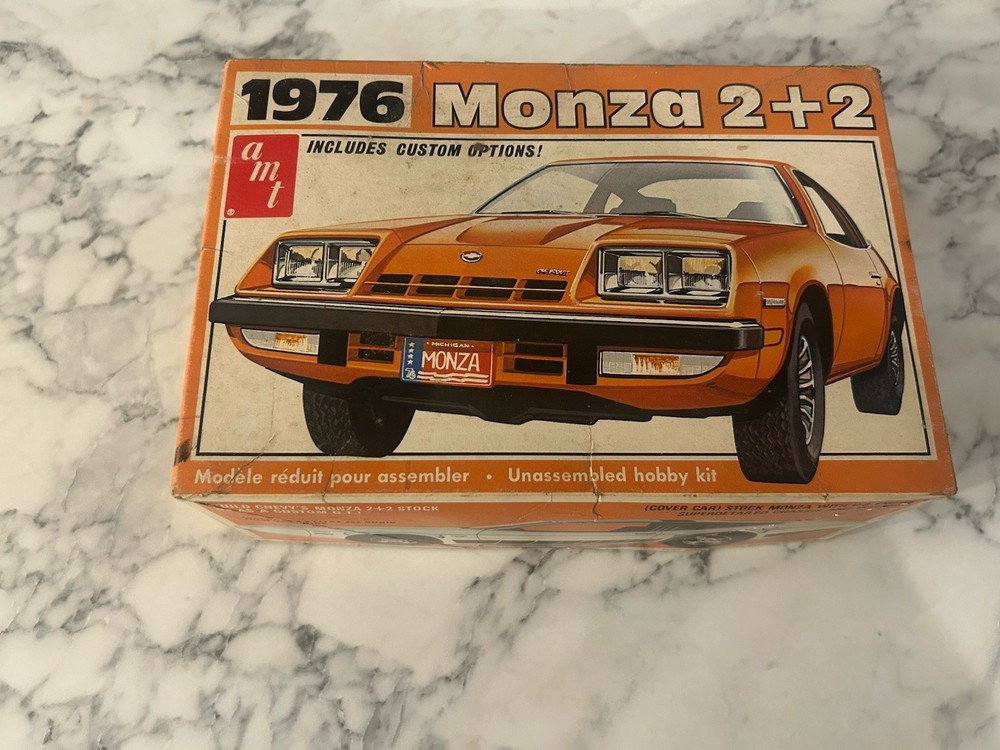 AMT Original T469 1976 Chev MONZA 2 + 2 Model Kit Unbuilt Custom Options 1/25