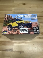 REVELL 85-4501 JEEP WRANGLER RUBICON MODEL KIT NIB 1:25 SCALE