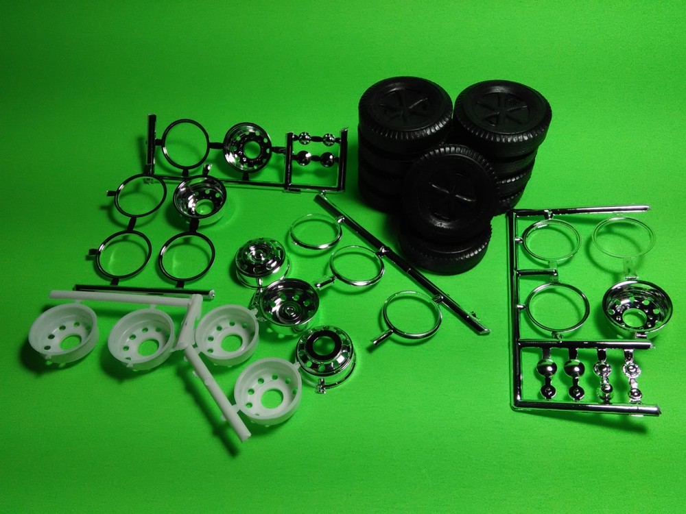 DD White Freightliner 1/25 AMT 10 Tire Set Chrome Rim Wheel Tractor Semi Truck