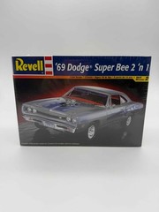 2001 1969 Revell Dodge Super Bee 2’n 1 Model Kit 1:24 Scale Sealed #85-2263