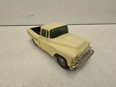 Vintage 1/25 Scale 1957 Chevrolet Cameo Pickup Truck Dealer Promo