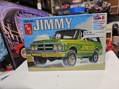 AMT 1972 GMC Jimmy 1:25 Scale Plastic Model Kit BEAUTIFUL VERY NICE TRUCK